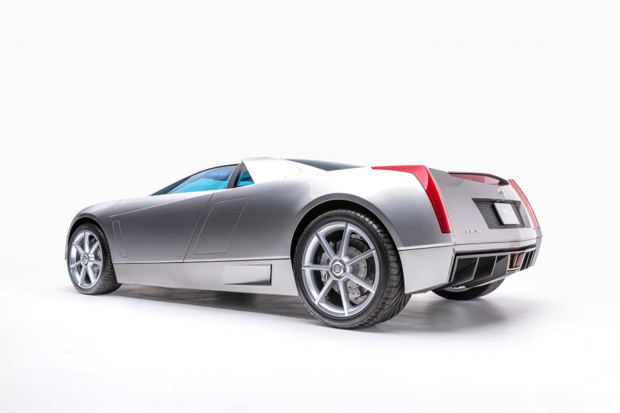  Cadillac Cien Concept 2002 года  (фото 22 из 50)